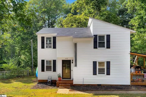 1210 E Yellow Wood Dr, Simpsonville, SC 29680