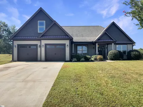 917 Garnet Cir, Chesnee, SC 29323