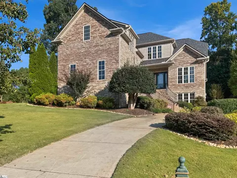 710 Mosswood Ln, Spartanburg, SC 29301