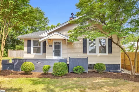 221 Brookdale Ave, Greenville, SC 29607