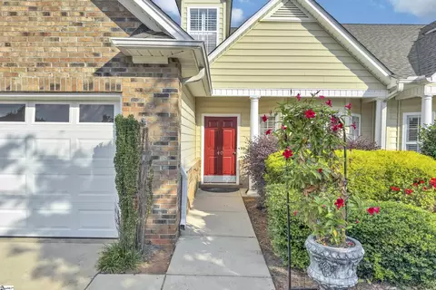 40 Barnwood Cir, Greenville, SC 29607