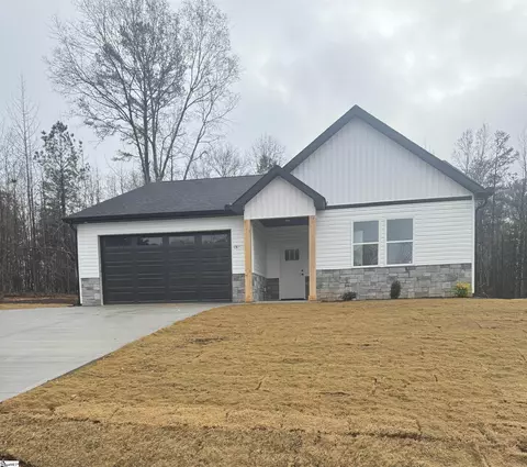 130 Simmons Rd, Woodruff, SC 29388