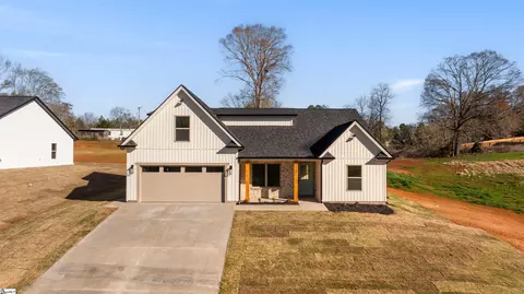 1740 Fish Camp Rd, Chesnee, SC 29323
