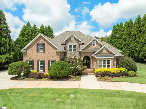 4 Summerhall Glen Ln, Simpsonville, SC 29681