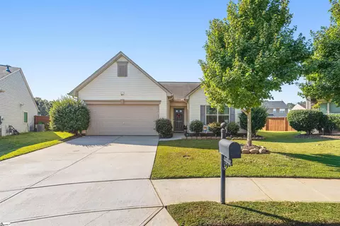 49 Hawksbill Ln, Simpsonville, SC 29680