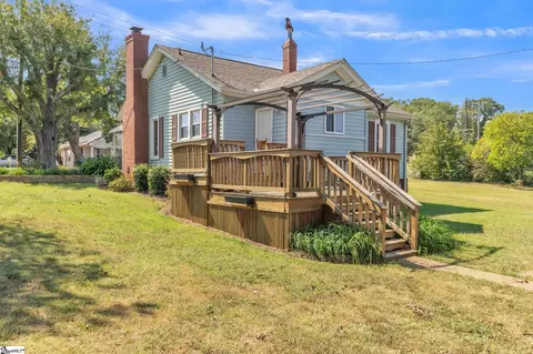 Exterior - 407 Hampton Rd, Greer, SC 29651 photo 2 of 2