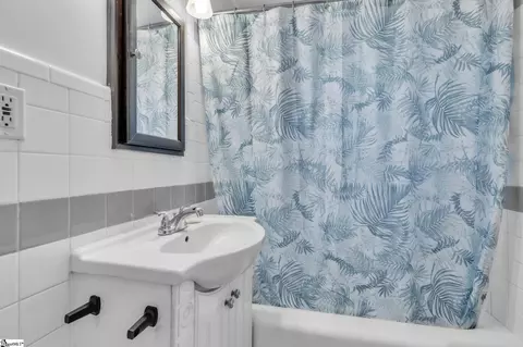 Bath - 407 Hampton Rd, Greer, SC 29651 photo 1 of 1