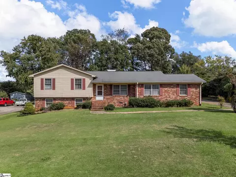 713 Holtfield Ter, Spartanburg, SC 29303