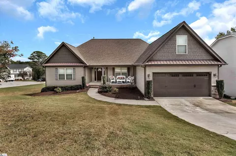 102 Blue Heron Cir, Simpsonville, SC 29680
