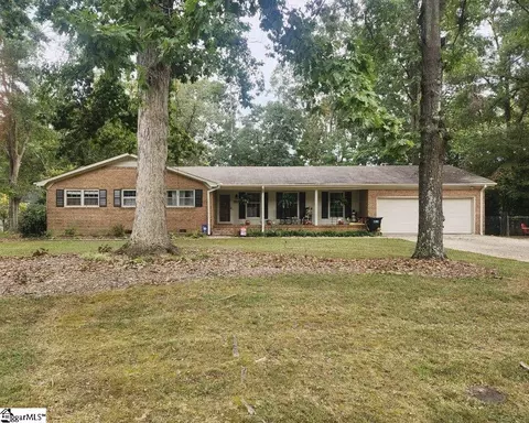 203 W Fernwood Rd, Simpsonville, SC 29681