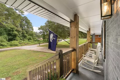 3 Brookvale Dr, Williamston, SC 29697 photo 2