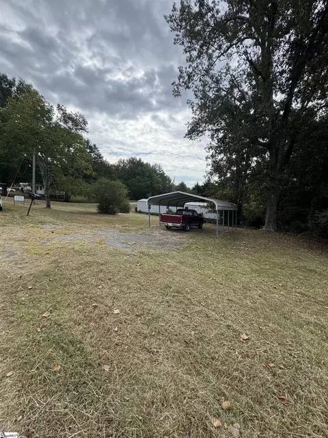 204 Misty Ln, Gaffney, SC 29340 photo 2