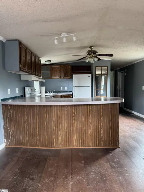 204 Misty Ln, Gaffney, SC 29340 photo 5
