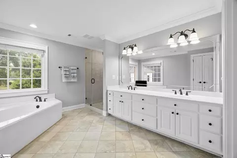 Bath - 801 Shefwood Dr, Easley, SC 29642 photo 2 of 8