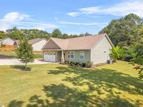 Exterior - 300 Brandon Ct, Easley, SC 29641 photo 4 of 8