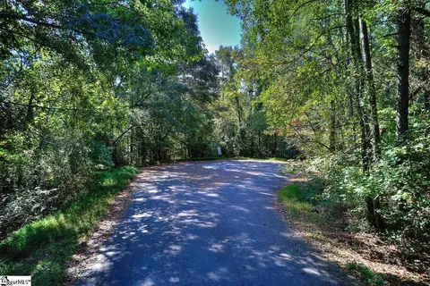 43 Knob Creek Ct, Greer, SC 29651