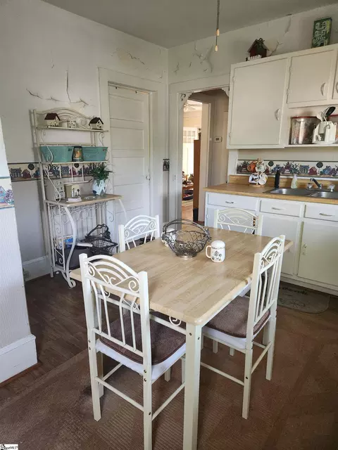 Kitchen - 11 Hedgepath St, Liberty, SC 29657 photo 2 of 3
