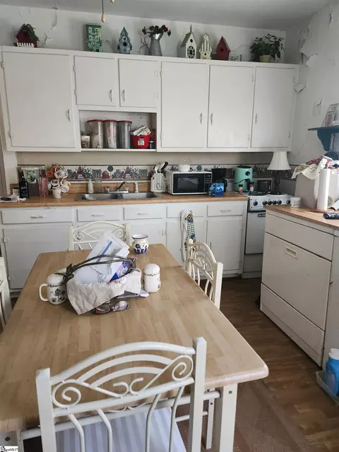 Kitchen - 11 Hedgepath St, Liberty, SC 29657 photo 3 of 3