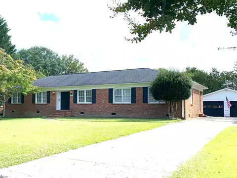 106 Lynn Dr, Taylors, SC 29687