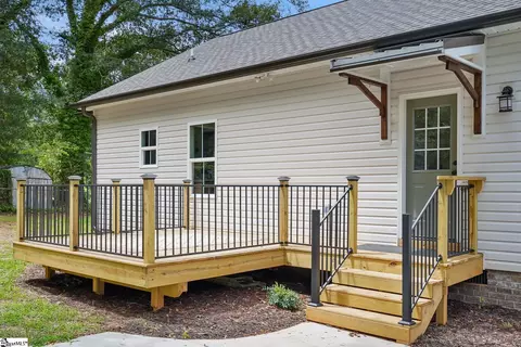 Exterior - 504 E Main St, Pendleton, SC 29670 photo 5 of 10