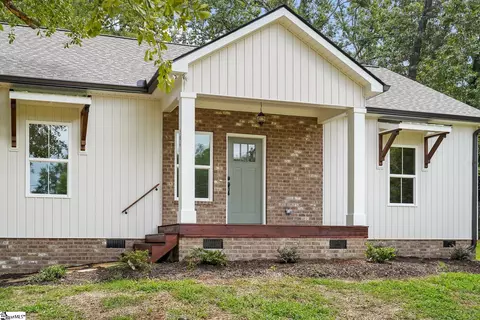 Exterior - 504 E Main St, Pendleton, SC 29670 photo 3 of 10