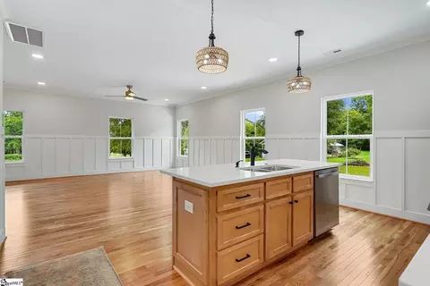 Living - 504 E Main St, Pendleton, SC 29670 photo 4 of 4
