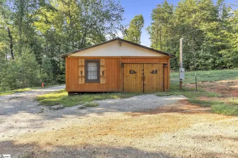 4221 N Blue Ridge Dr, Greer, SC 29651
