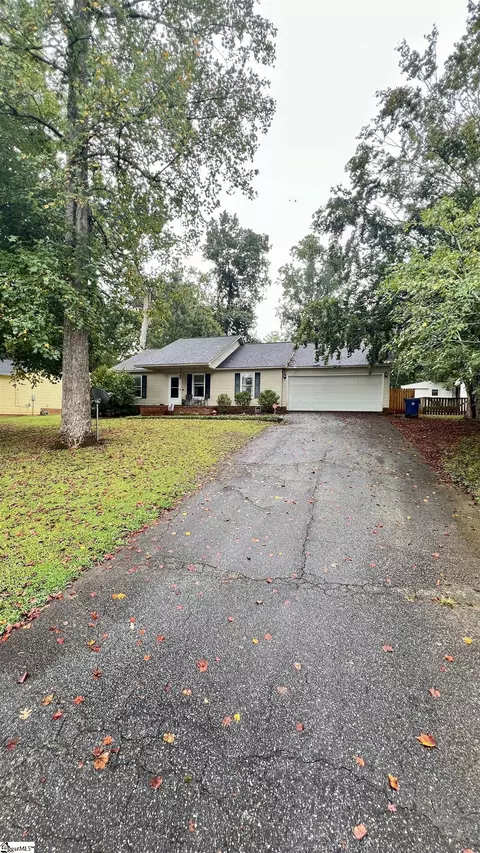 307 Pascal Dr, Greenwood, SC 29649