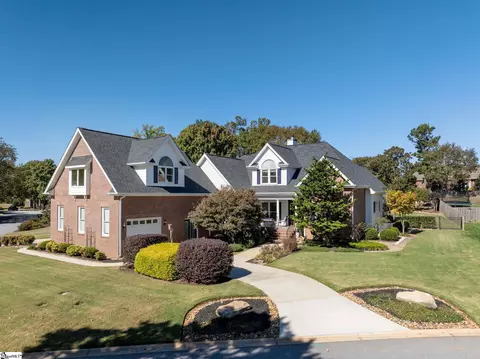 2 Cricken Tree Dr, Simpsonville, SC 29681