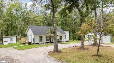 8 Windover Ln, Fountain Inn, SC 29644