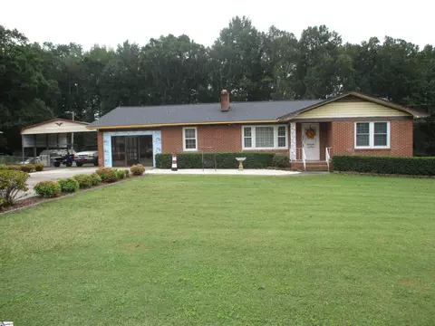 202 Edgewood Dr, Belton, SC 29627