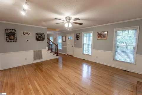 Living - 114 Beech Ln, Anderson, SC 29621 photo 3 of 3