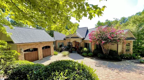 115 Blazing Star Trl, Landrum, SC 29356