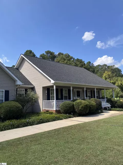 1015 Saddle Hill Rd, Greenwood, SC 29646