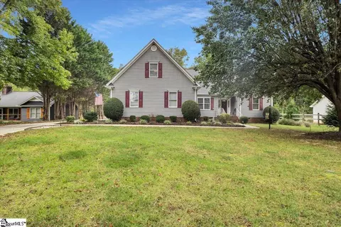 12 Montague Cir, Greenville, SC 29617