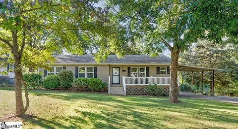 715 Shands St, Clinton, SC 29325