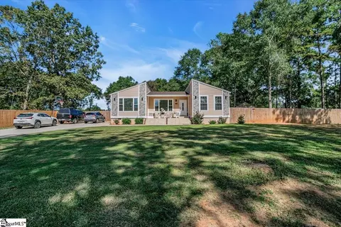 205 Ledo Ln, Fountain Inn, SC 29644