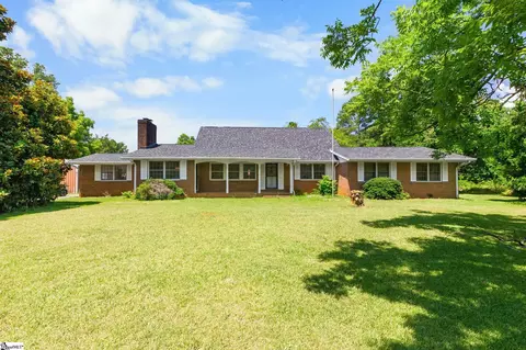 640 Dial Pl, Laurens, SC 29360