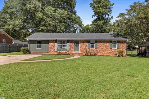 3 Embry St, Taylors, SC 29687