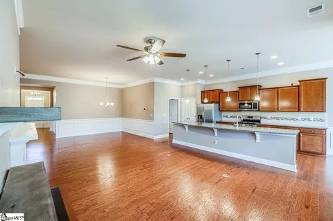 Living - 310 Wildflower Rd, Easley, SC 29642 photo 3 of 4