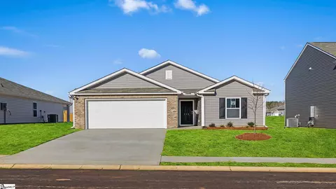 216 Pristine Dr, Greenwood, SC 29646
