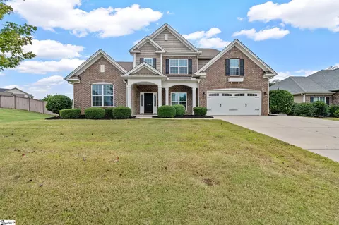 316 Scotts Bluff Dr, Simpsonville, SC 29681