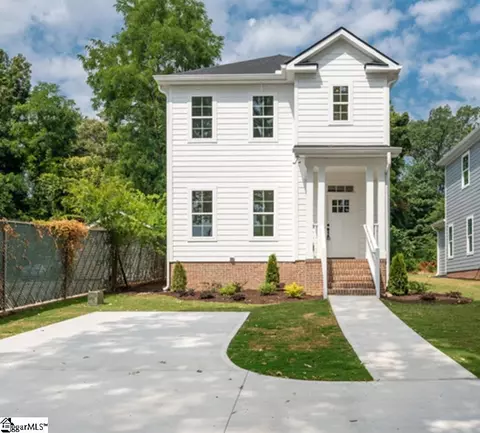 711 N A N Main St, Greer, SC 29651