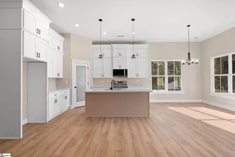 767 Cherokee Rd, Pelzer, SC 29669 photo 8