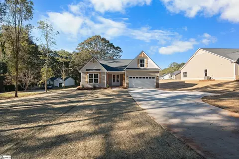 763 Cherokee Rd, Pelzer, SC 29669 photo 2