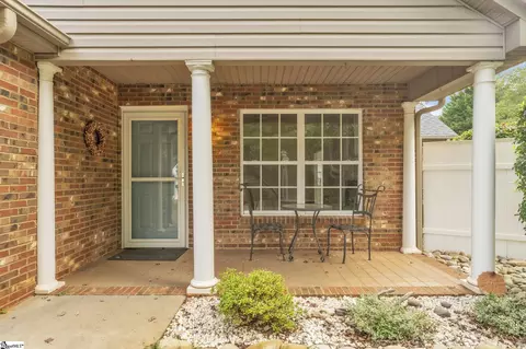 107 Colonial Ct, Pendleton, SC 29670 photo 2