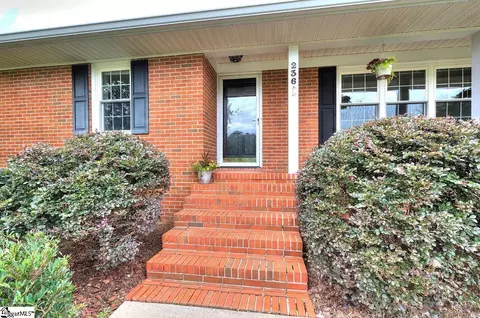 236 Connie Dr, Pickens, SC 29671 photo 2