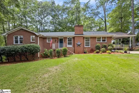 100 Sherwood Dr, Laurens, SC 29360