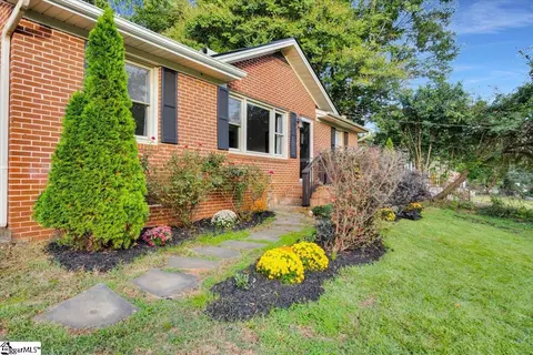 118 Oak Dr, Greenville, SC 29611