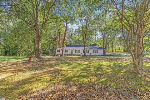 454 Bates Crossing Rd, Travelers Rest, SC 29690